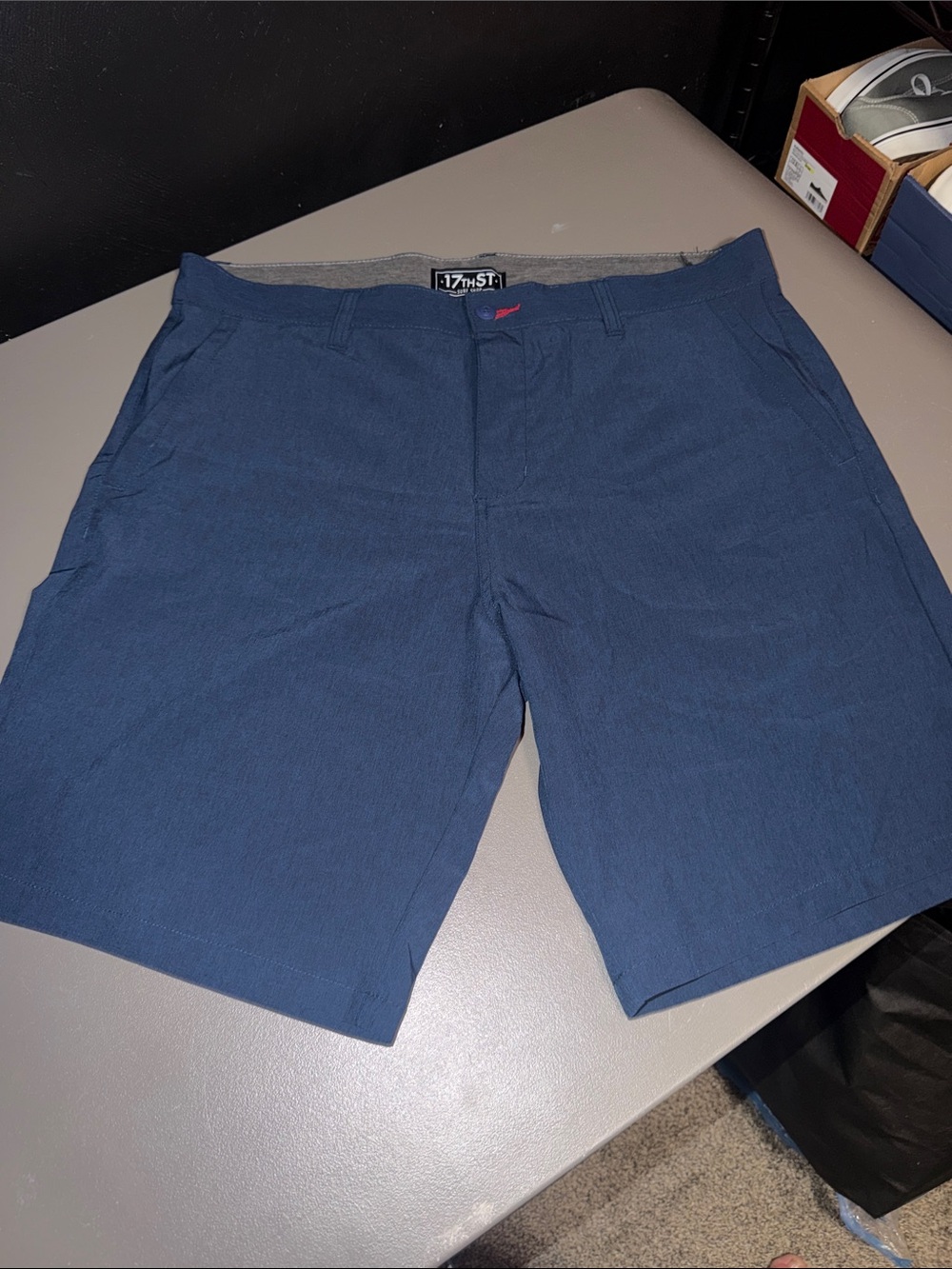 17th St Surf Shop men’s shorts size 38 nwot